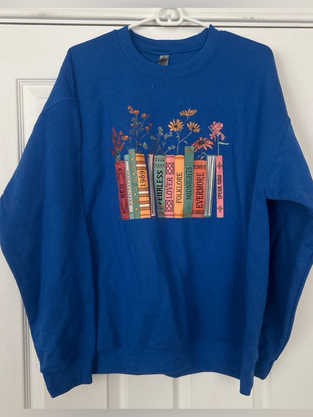 Gildan Blue Taylor Swift Crewneck Sweatshirt, never worn